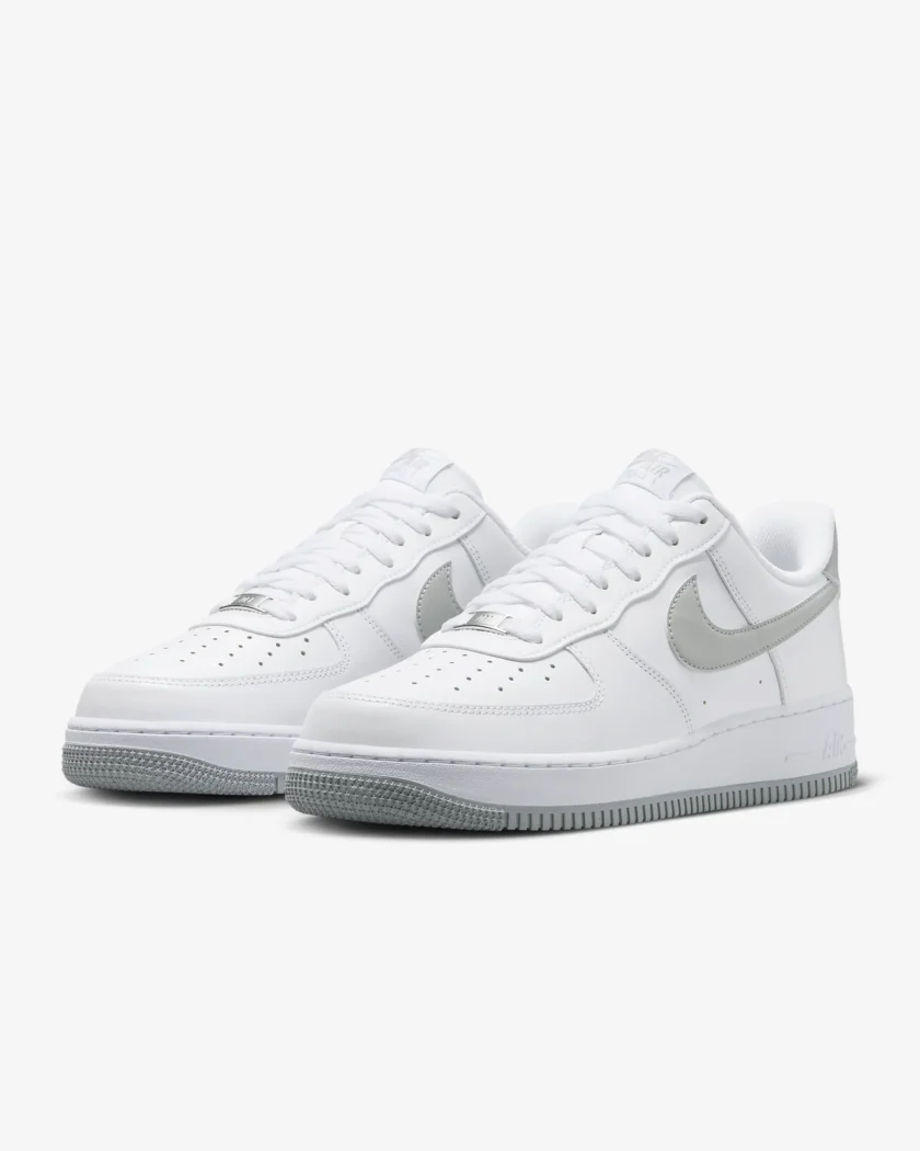 کفش مردانه خاکستری نایک مدل Nike Air Force 1 '07