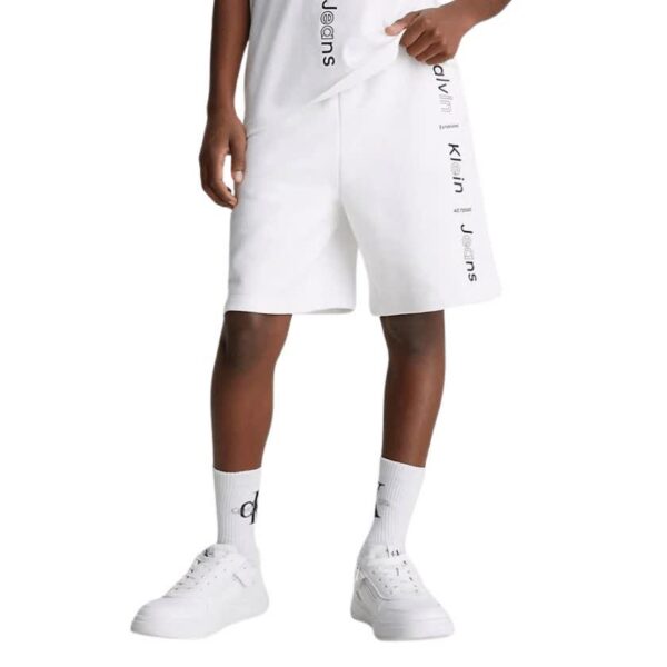 شلوارک نوجوانی سفید کلوین کلین مدل Relaxed Logo Terry Jogger Shorts