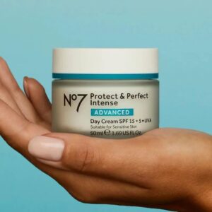 محافظ و آبرسان به پوست نامبر سون مدل Protect & Perfect Intense ADVANCED Day Cream 50ml