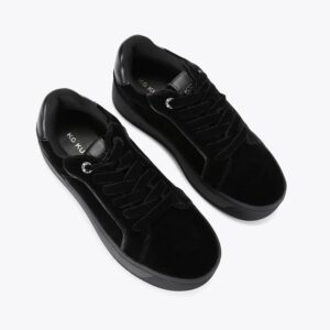 کفش زنانه مشکی کرت گایگر مدل lighter velvet sneaker